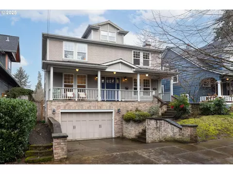 3033 NEverett St, Portland, OR 97232