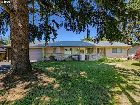 7912 NE Burton Rd, Vancouver, WA 98662