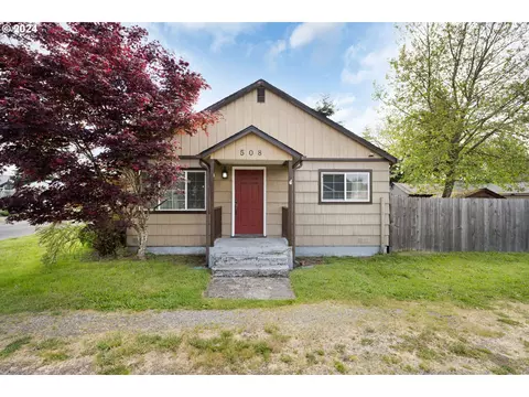 508 4th Ave, Castle Rock, WA 98611