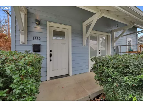 1582 Olive Aly, Eugene, OR 97401