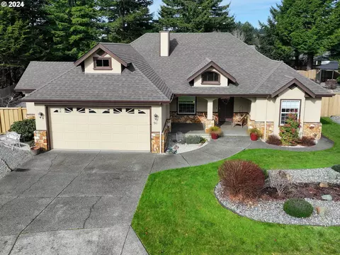 911 Midland Way, Brookings, OR 97415