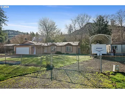 18305 Nestucca Dr, Cloverdale, OR 97112