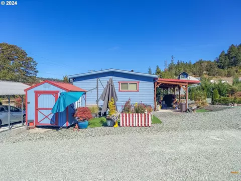 743 Days Creek Rd, Days Creek, OR 97429