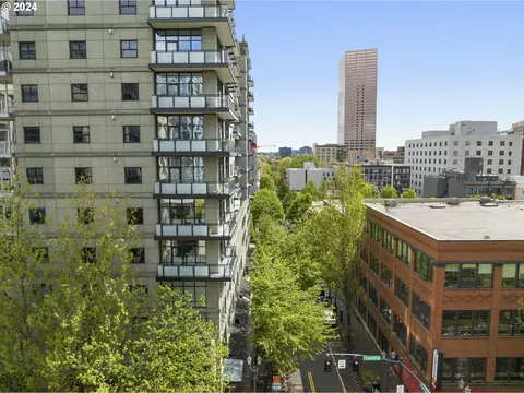 1025 NW Couch St #614, Portland, OR 97209