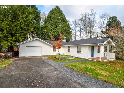 380 SE Bellflower St, Clatskanie, OR 97016