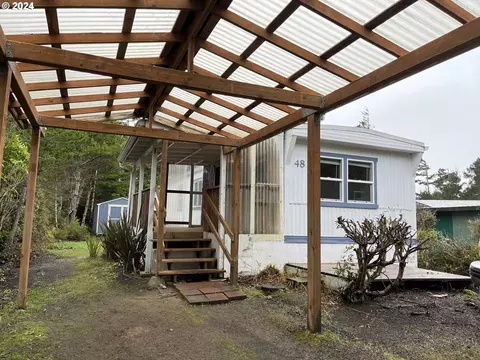 1600 Rhododendron Dr #48, Florence, OR 97439