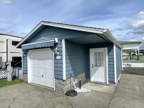 3 Pond Ln, Lakeside, OR 97449