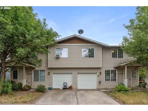 38090 Trimble Ln, Sandy, OR 97055