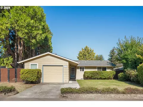 135 Cedar St, Fairview, OR 97024