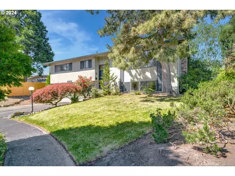 11745 SW Timberline Ct, Beaverton, OR 97008