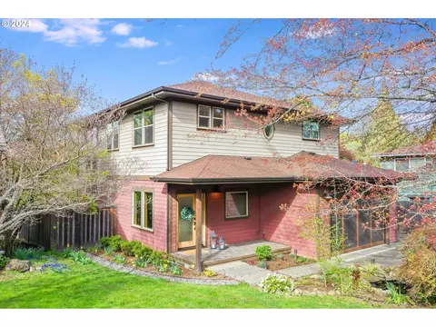 1822 May St, Hood River, OR 97031