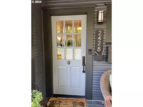 2428 SE Salmon St, Portland, OR 97214