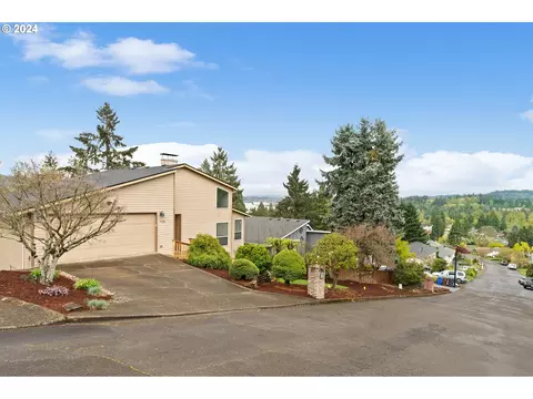 7735 Cason Ln, Gladstone, OR 97027