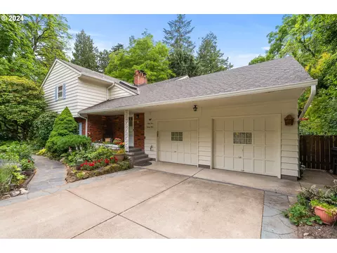 6139 SW 27th Ave, Portland, OR 97239
