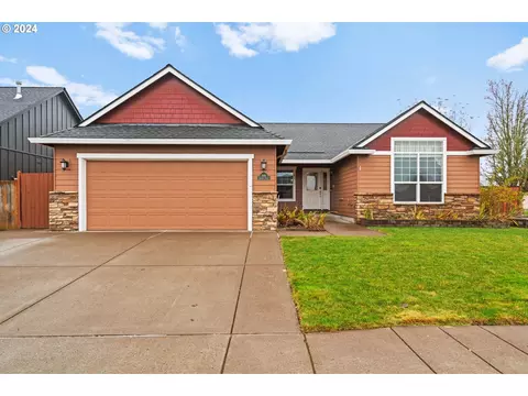 899 Siuslaw Pl, Harrisburg, OR 97446