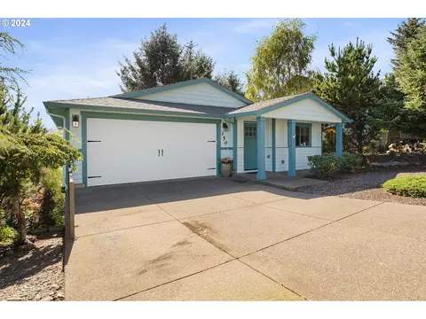 350 NE Harbor View Pl, Depoe Bay, OR 97341