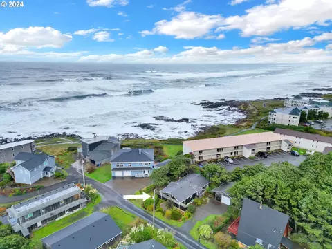 611 Coolidge Ln, Yachats, OR 97498