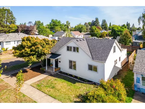 1236 NE Galloway St, Mcminnville, OR 97128