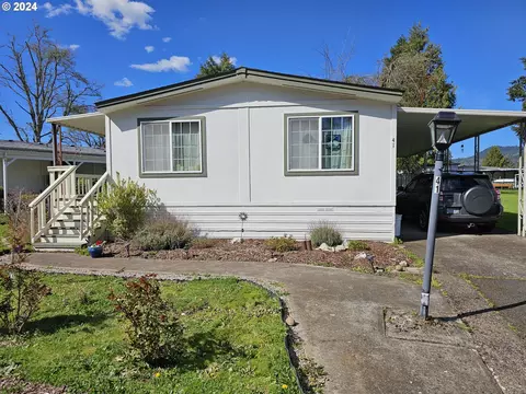 1125 58th St #41, Springfield, OR 97478