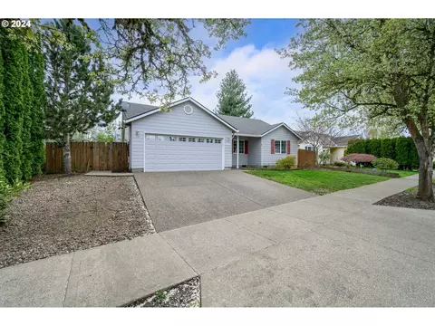 1190 NE Grandhaven St, Mcminnville, OR 97128
