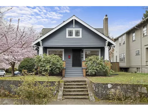 2888 SE Franklin St, Portland, OR 97202