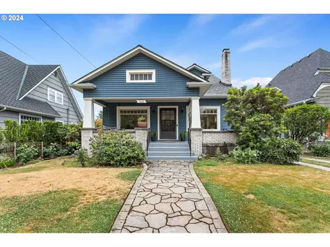 3430 NE Couch St, Portland, OR 97232