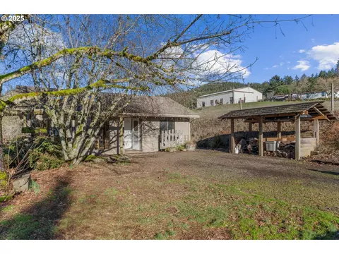 40565 SW Lasalle Rd, Gaston, OR 97119