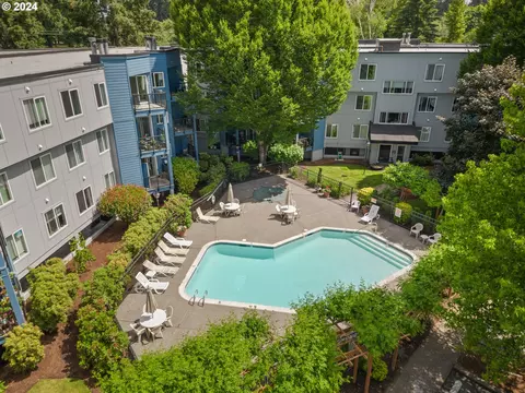 8720 SW Tualatin Rd #116, Tualatin, OR 97062