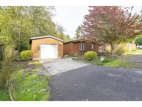 9211 SW 8th Dr, Portland, OR 97219