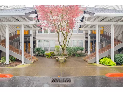 13210 SE 7th St #E26, Vancouver, WA 98683