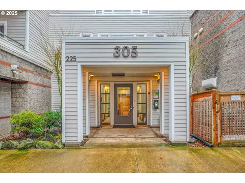 305 S Montgomery St #306, Portland, OR 97201