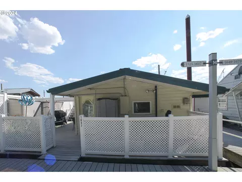 1647 N Jantzen Ave #D-M, Portland, OR 97217