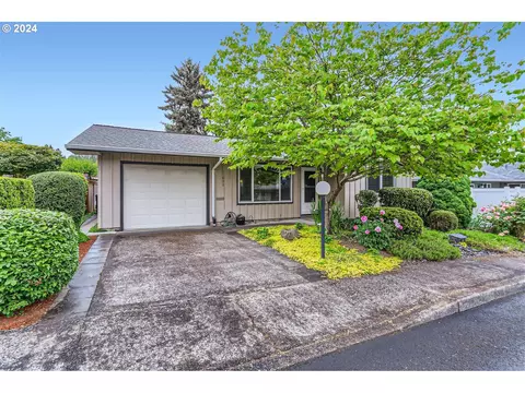 11800 SW King George Dr, Portland, OR 97224