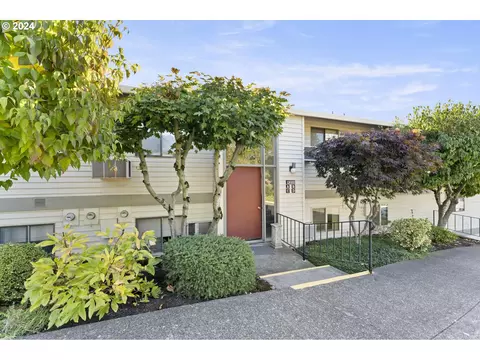 12022 SW King Arthur St #D, Portland, OR 97224