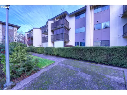 4047 Donald St #F, Eugene, OR 97405