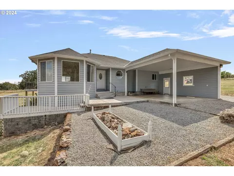 12225 S Thomas Rd, Molalla, OR 97038