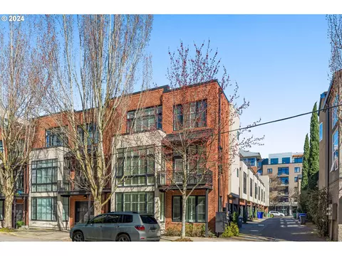 752 NW 12th Ave, Portland, OR 97209