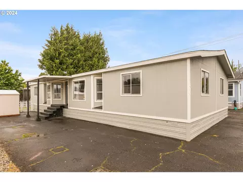 1205 Coweeman Ln, Kelso, WA 98626