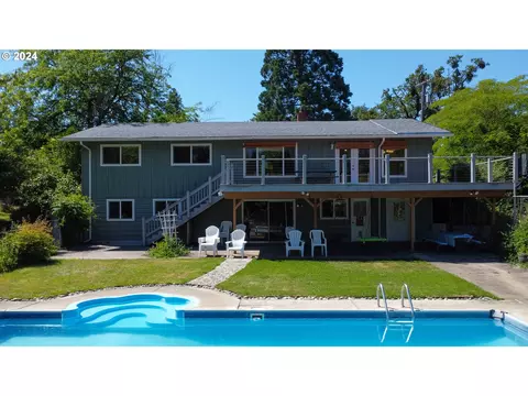 909 NW Broadway St, Roseburg, OR 97471