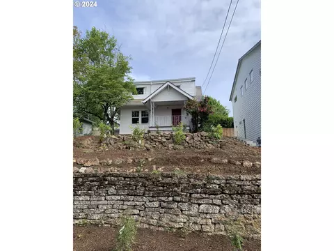 1803 SW Troy St, Portland, OR 97219