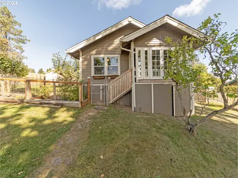 352 Louisiana Ave, Vernonia, OR 97064