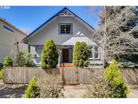 5807 SE 72nd Ave, Portland, OR 97206