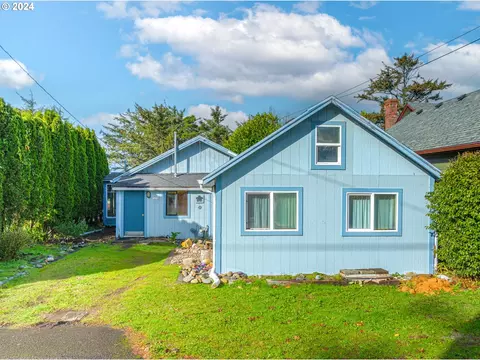 1459 SE 2nd Pl, Lincoln City, OR 97367