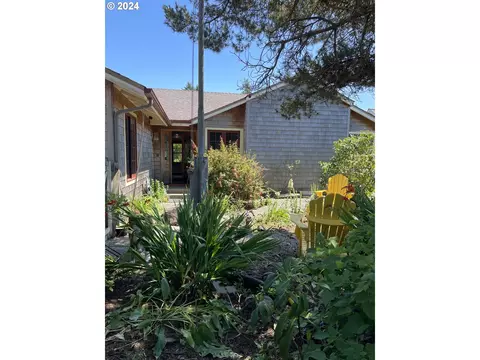 251 S Cottage Ave, Gearhart, OR 97138