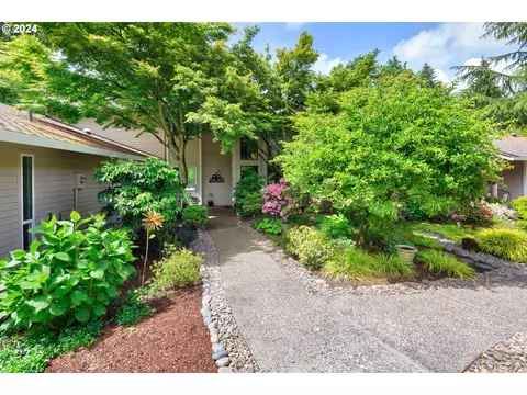 8336 SW Mariners Dr, Wilsonville, OR 97070