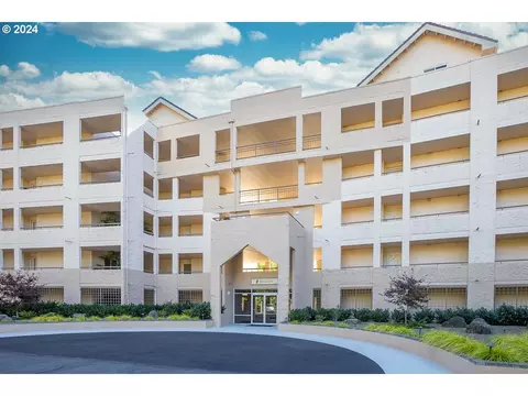 6605 W Burnside Rd #144, Portland, OR 97210