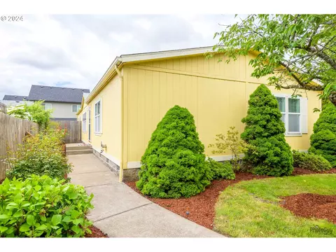 1056 Oak Meadows Pl, Springfield, OR 97477