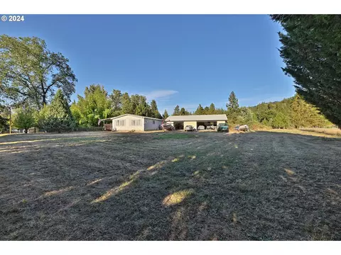 374 Covered Bridge Rd, Rogue River, OR 97537
