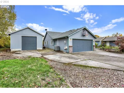 2074 SW Alexandria St, Mcminnville, OR 97128