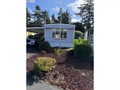 3760 Highway 101 #17, Florence, OR 97439